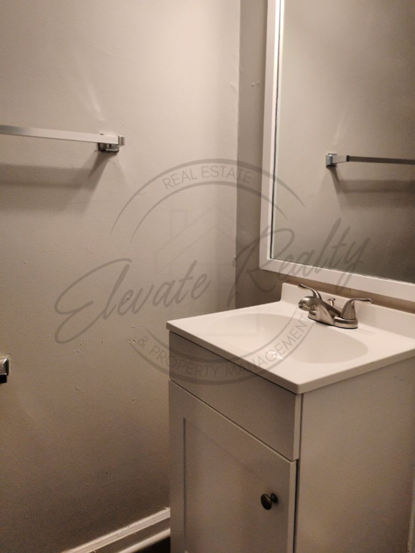 FIRST MONTH FREE: Beautiful 2-Bedroom Duplex Near Trinity Hills – Northeast Nashville – photo 5