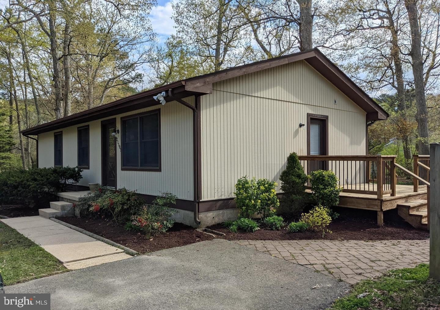 21585 AMERICA Street – photo 2