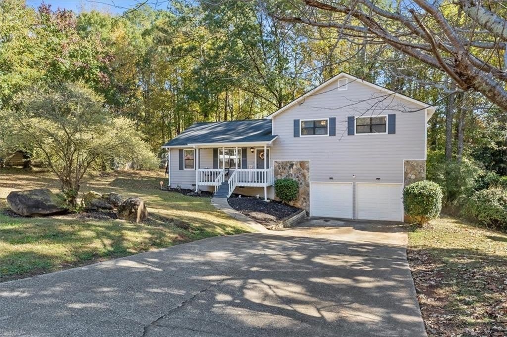 4041 Woodbridge Court – photo 3
