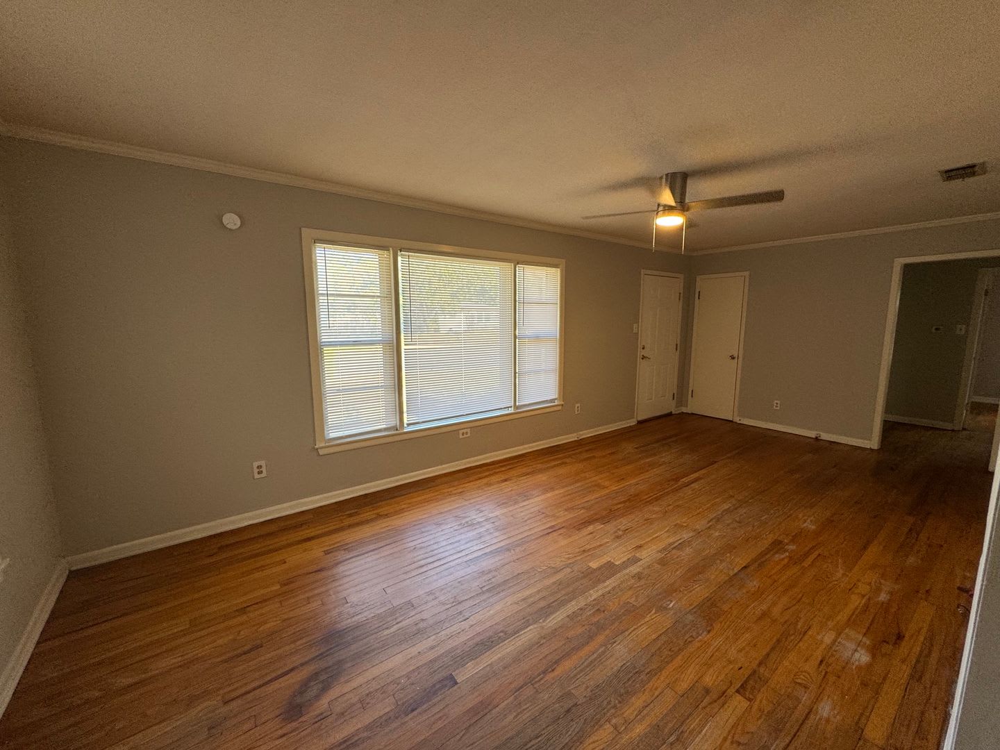 Updated Corner Lot W/ Garage Apartment – photo 2