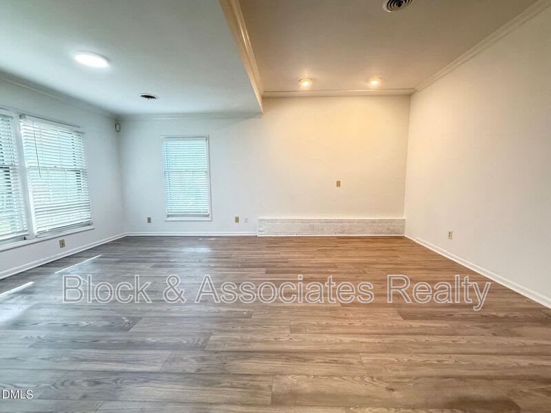 1421-A Lynn Road – photo 4