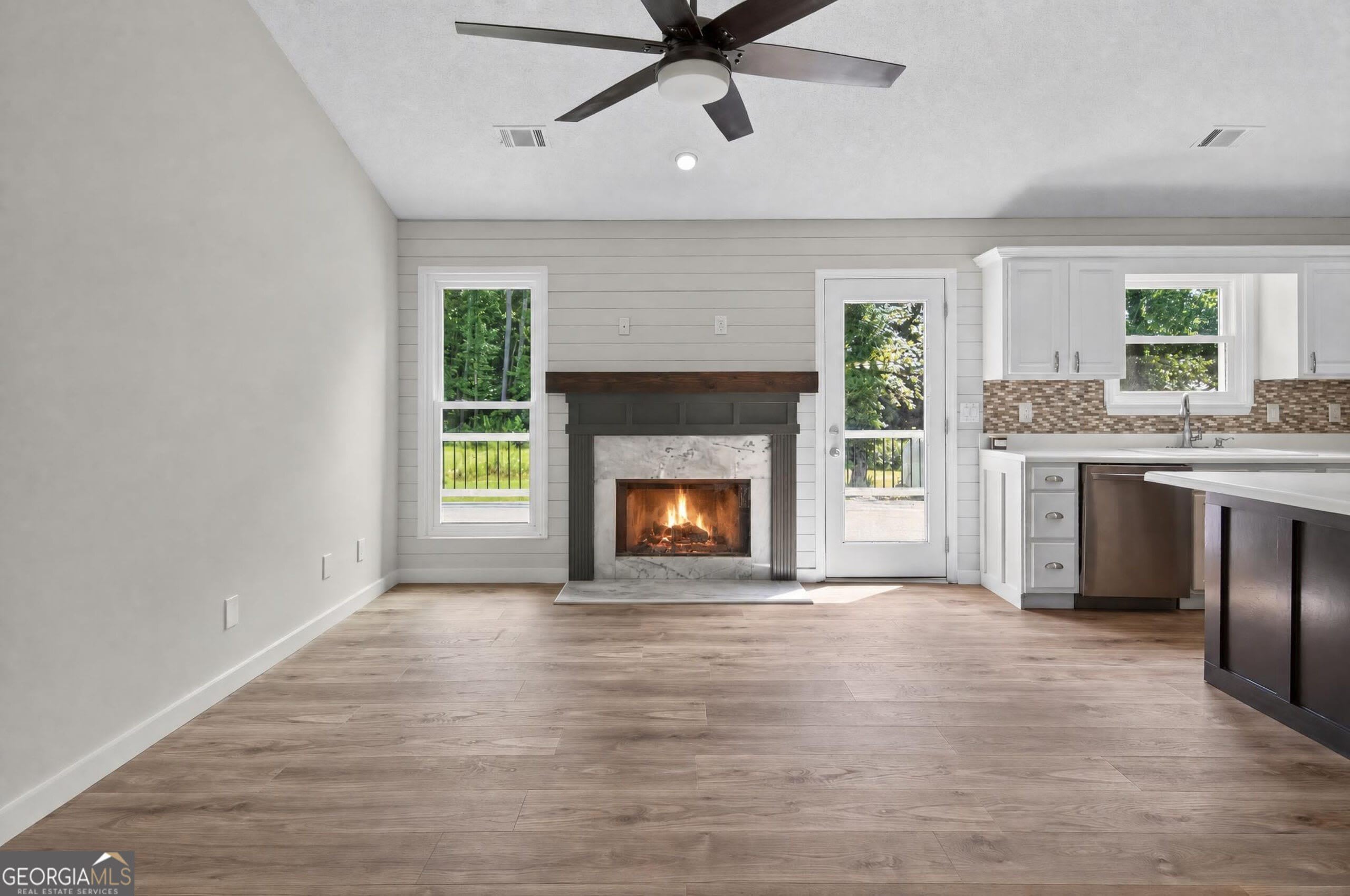 164 Goodman Drive – photo 2