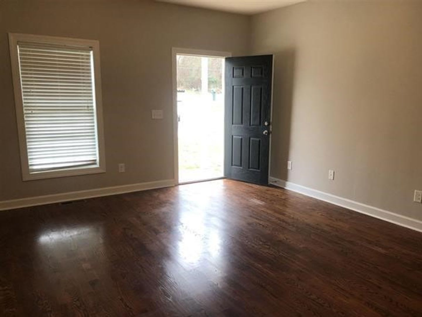 Nice 1 bed/1 bath duplex minutes from downtown Raleigh – photo 2