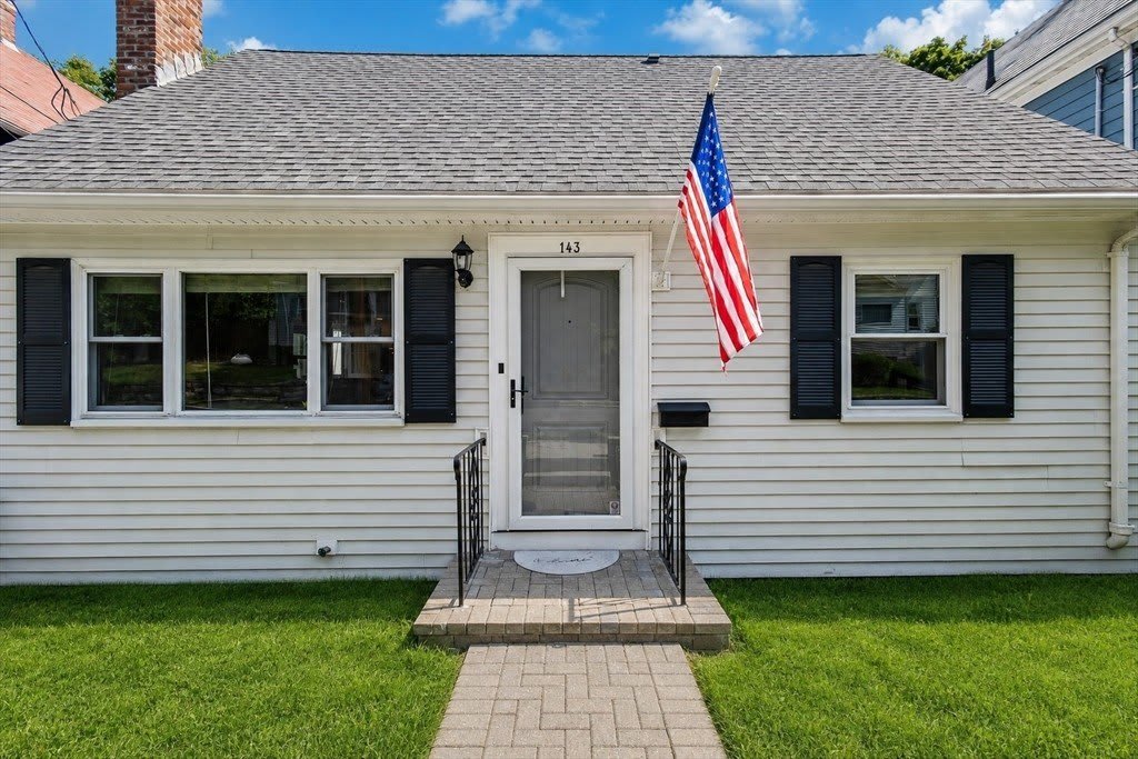 143 Perham St – photo 5