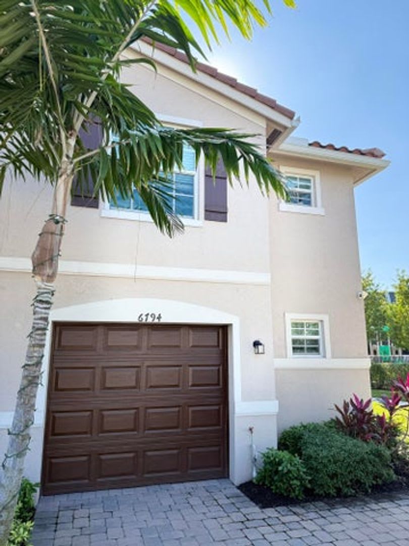 1880 Grantham Court, Wellington, FL 33414 – photo 5