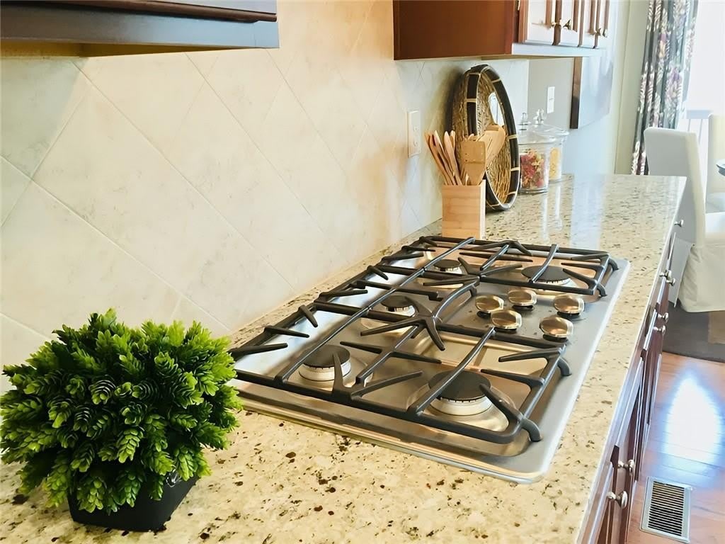 663 Greencrest Lane – photo 3