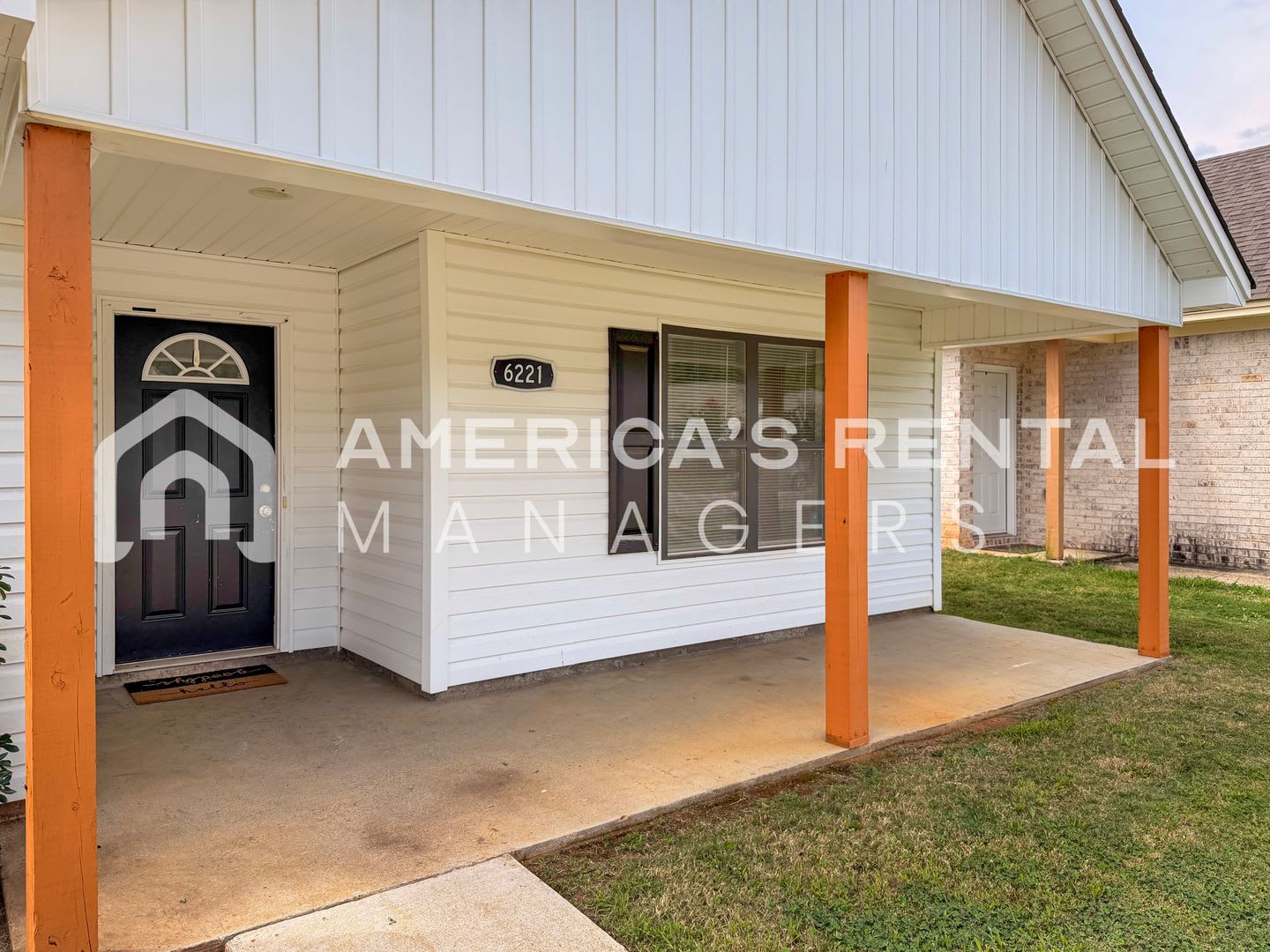 Comfort, Convenience & Style in Burbank Crossing – photo 3