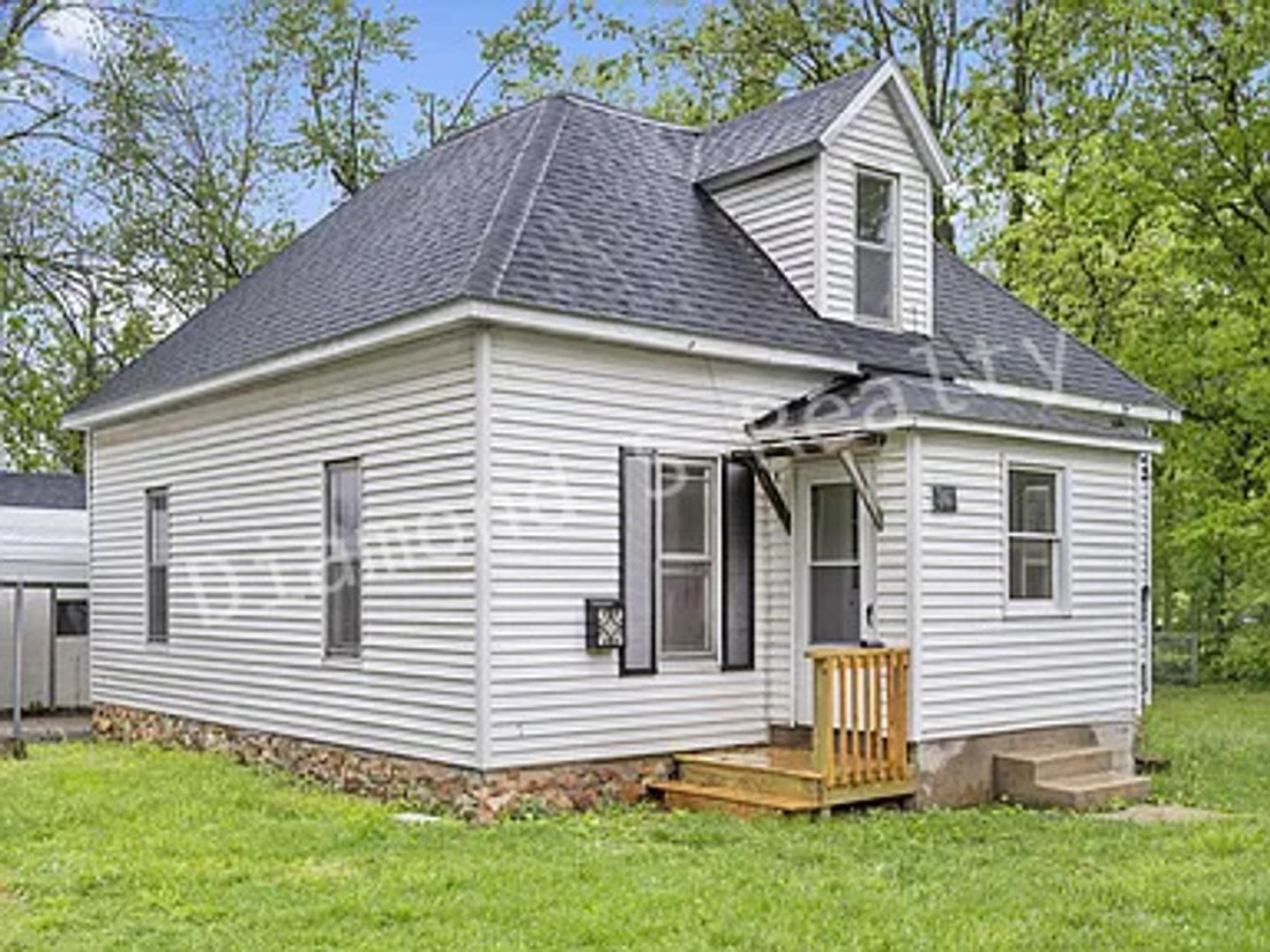 Farmhouse Style 3-Bedroom Home Available! – photo 1