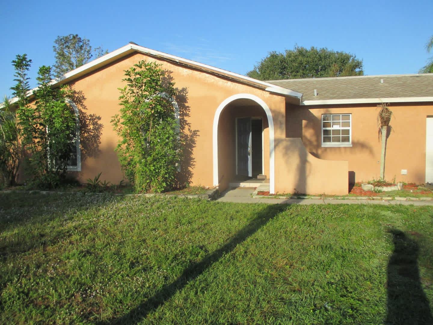 Freshly painted interior coming soon! 3 bedroom 2 bathroom single family home – photo 1