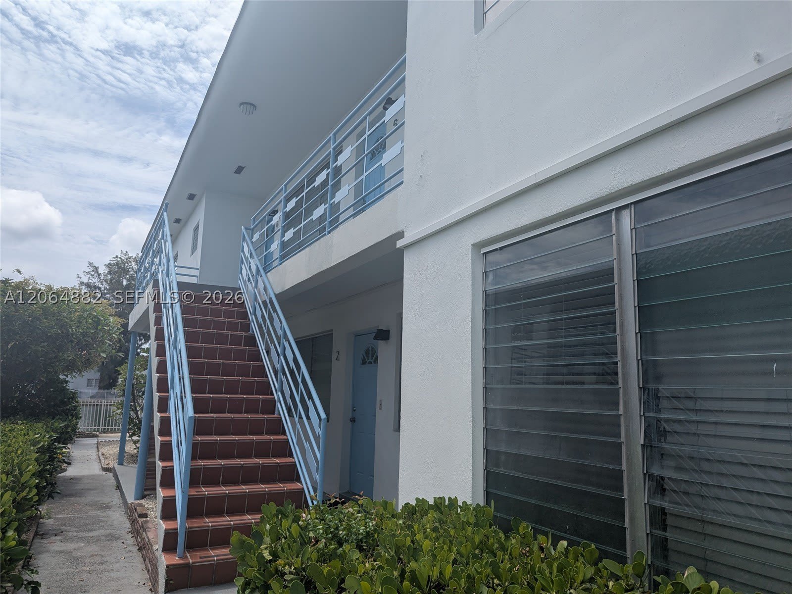 7805 Crespi Blvd – photo 2