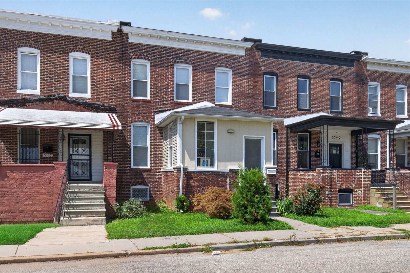 Spacious 3-Bedroom Townhome in a Prime Pimlico Location – photo 4