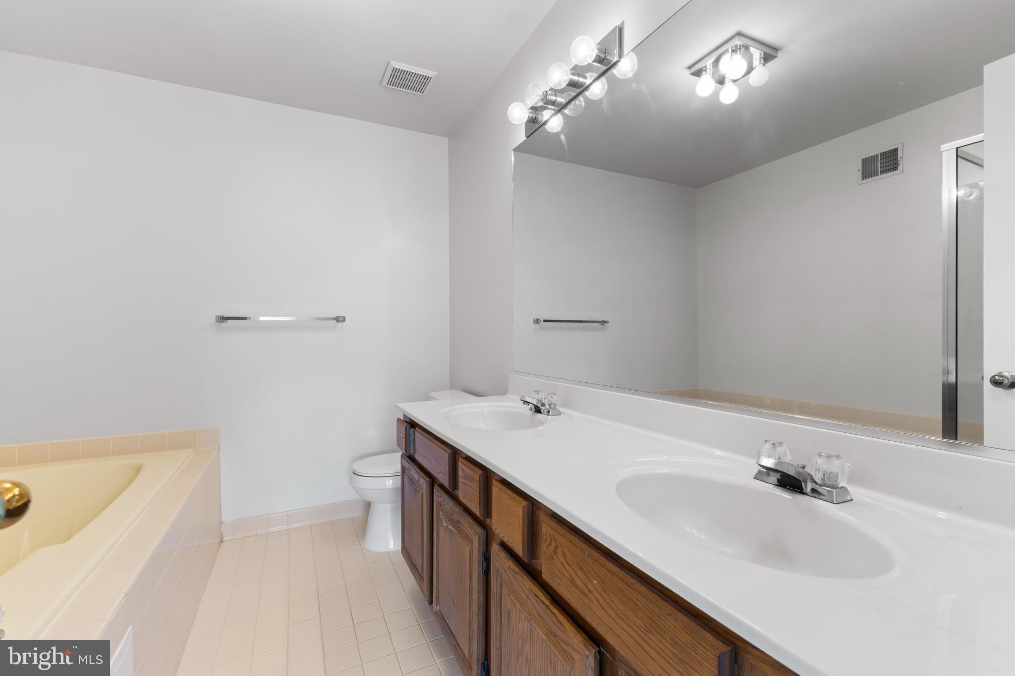 5142 WOODFORD Drive – photo 5
