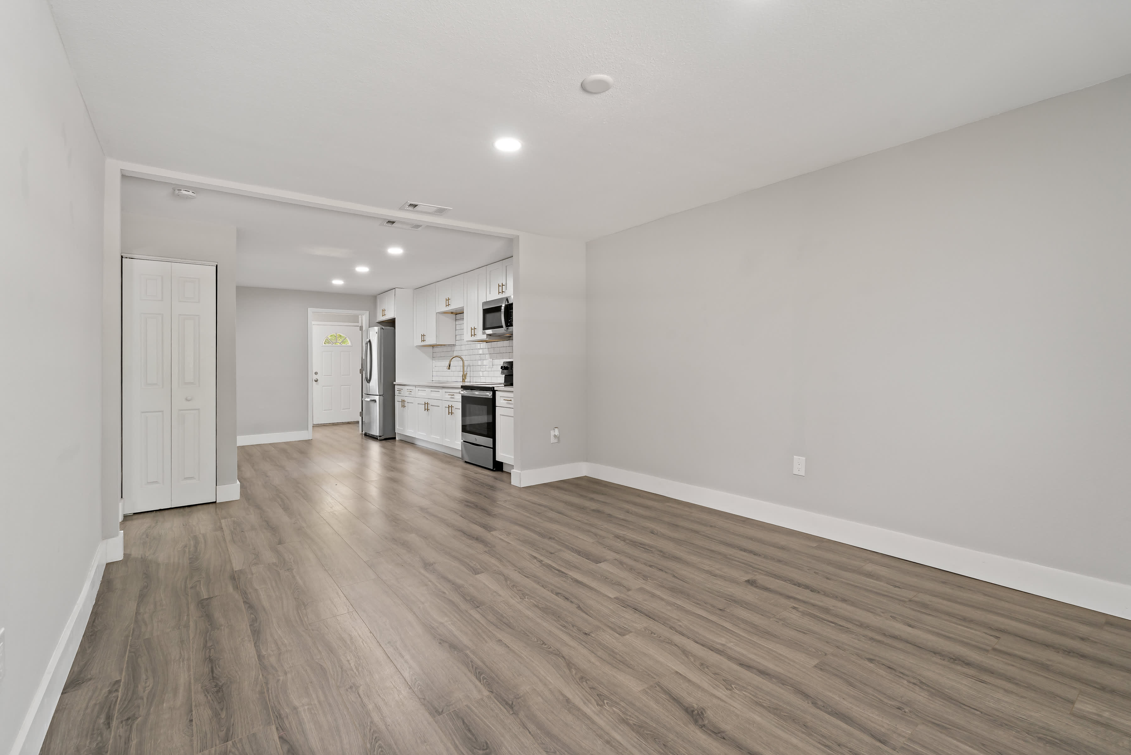 3810 S Randall St Apt B – photo 5