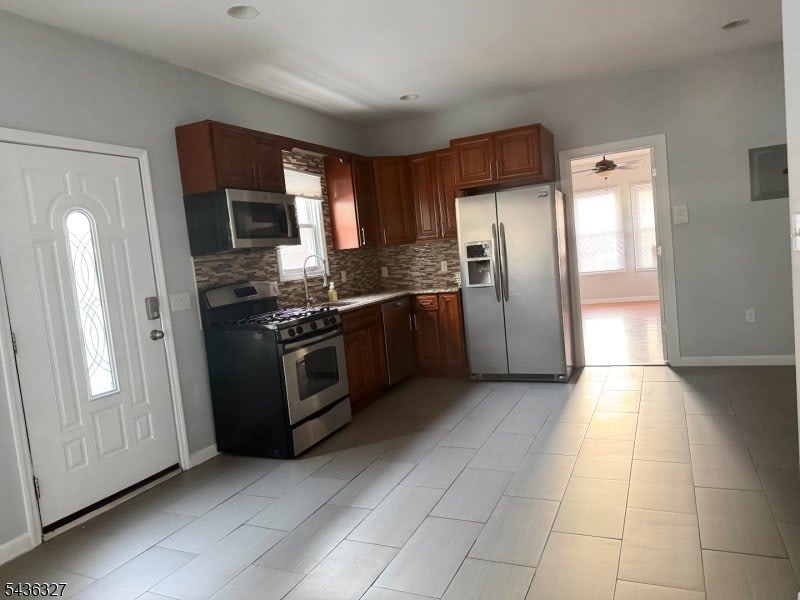 50 Stuyvesant Ave – photo 5