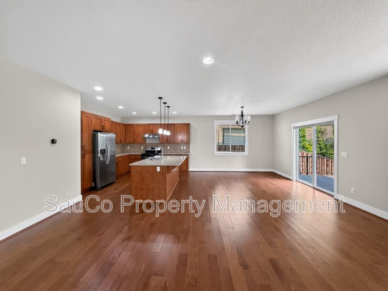 20269 Southwest Gracie Street – photo 5