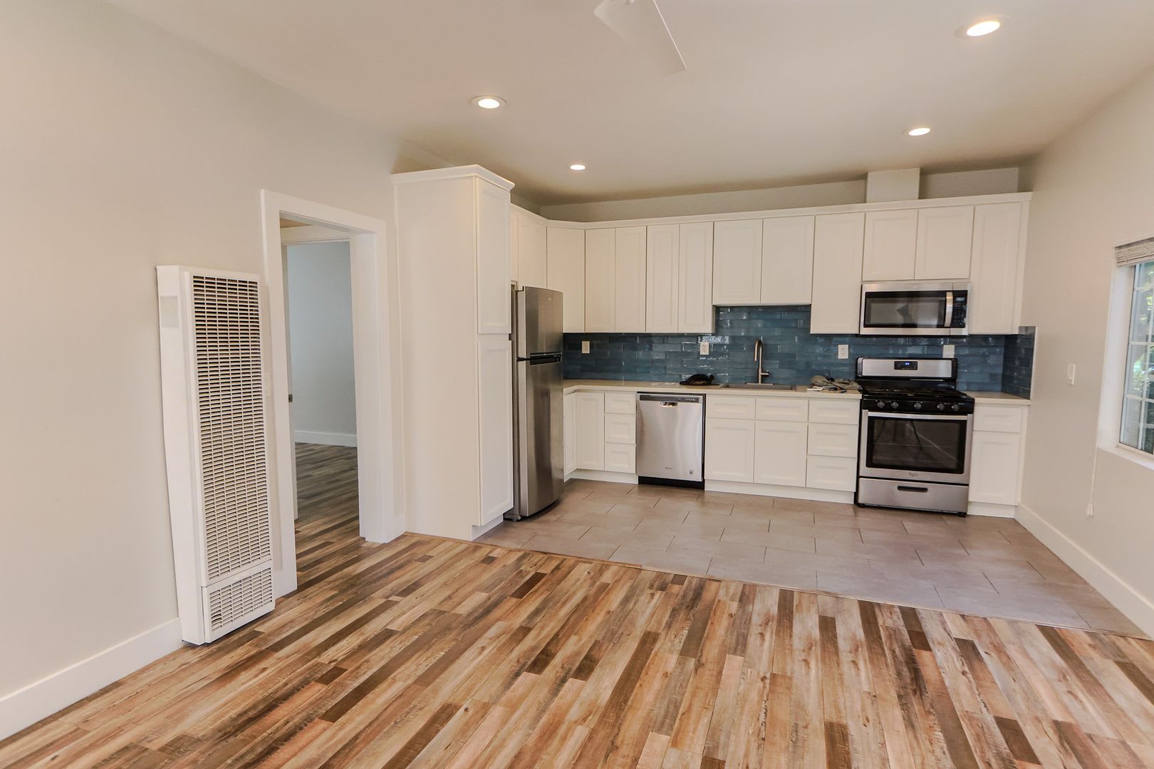Garfield Avenue Apartments – photo 1
