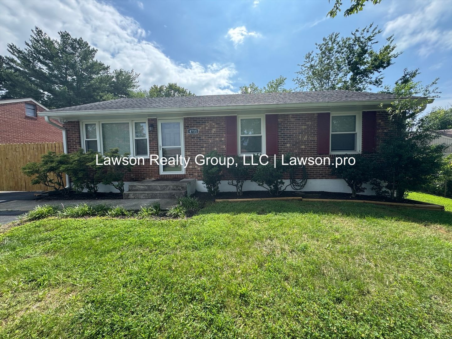 Three Bedroom Brick Ranch with Full Basement and Yard – photo 1