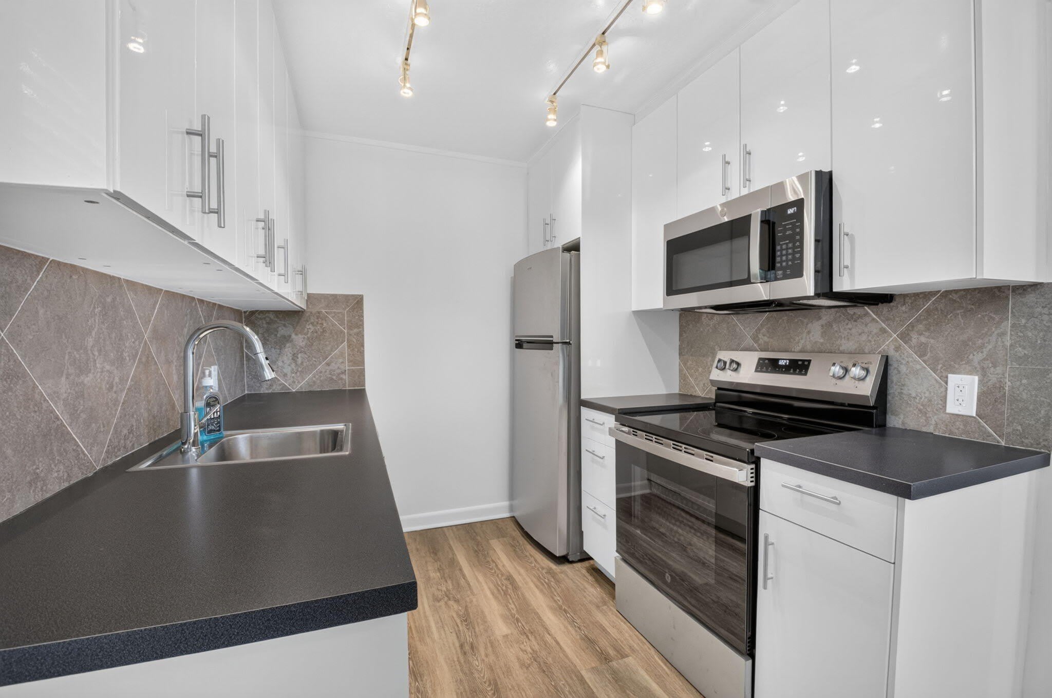 3080 Cornwall D – photo 5