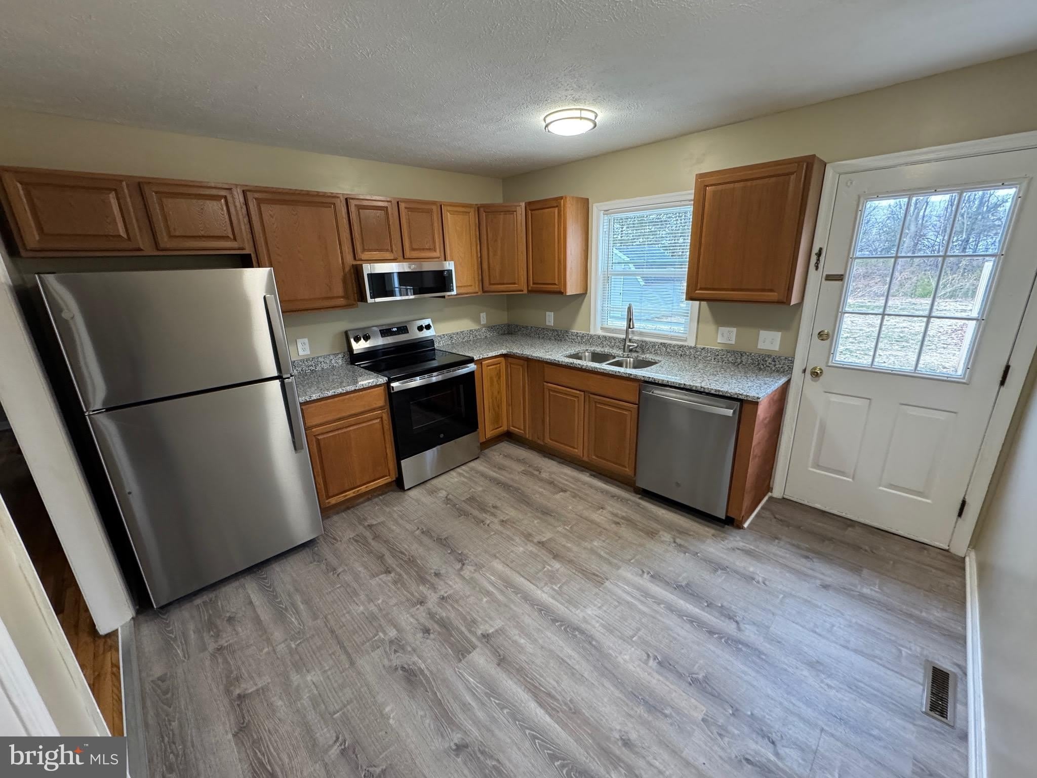 125 Longstreet Avenue – photo 5