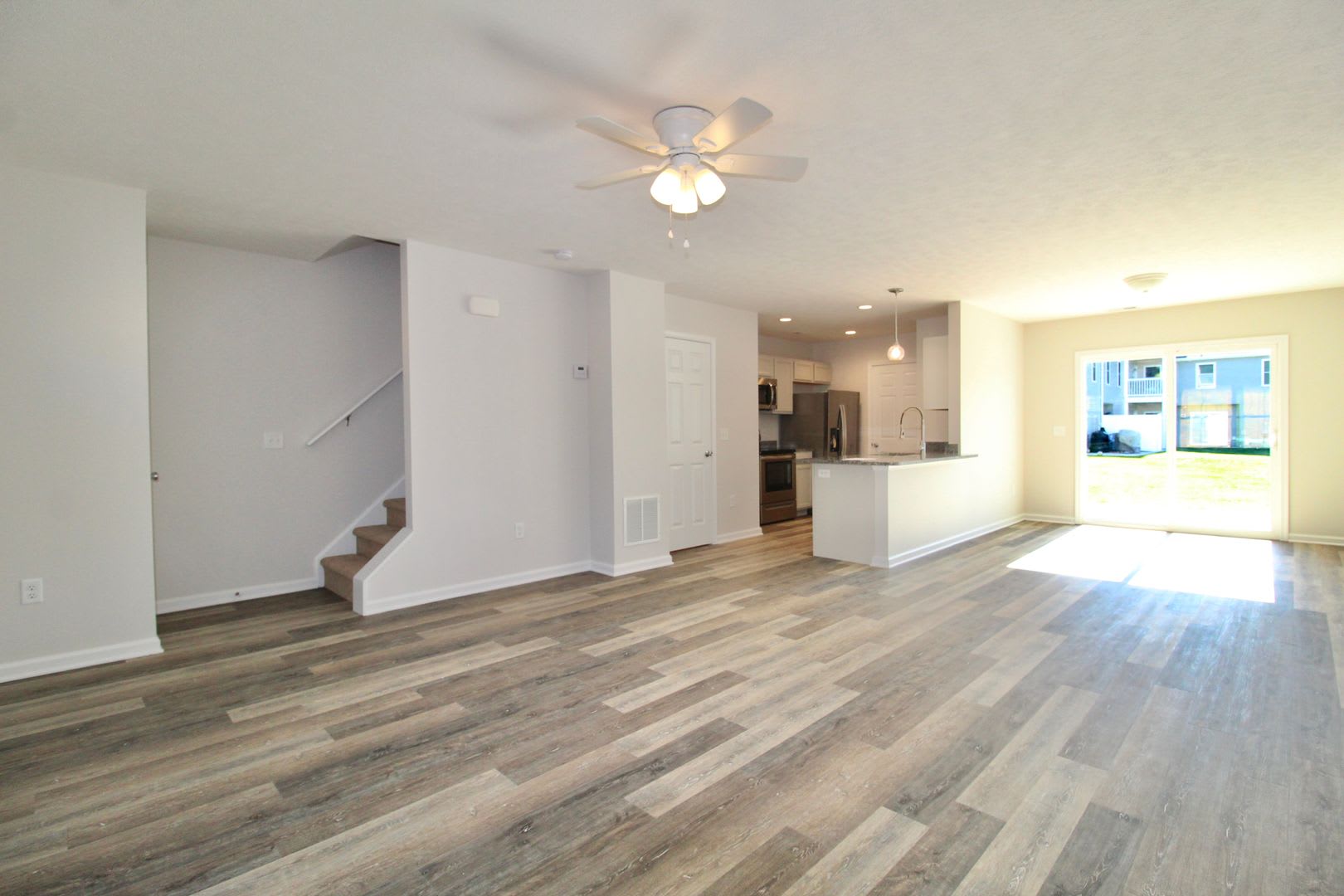 Spacious 3 BR Townhome – photo 2