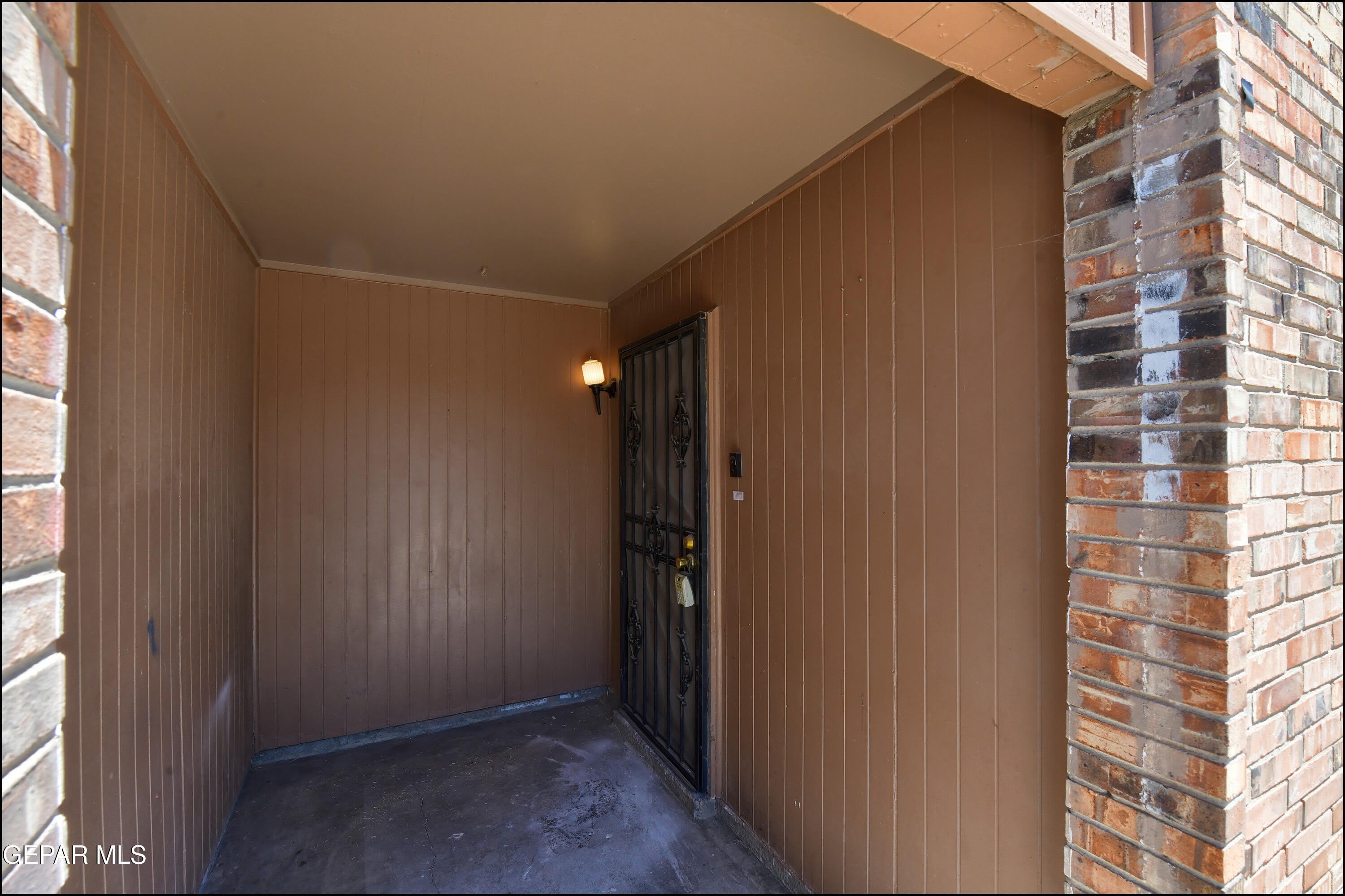 10605 Kinross Avenue – photo 3