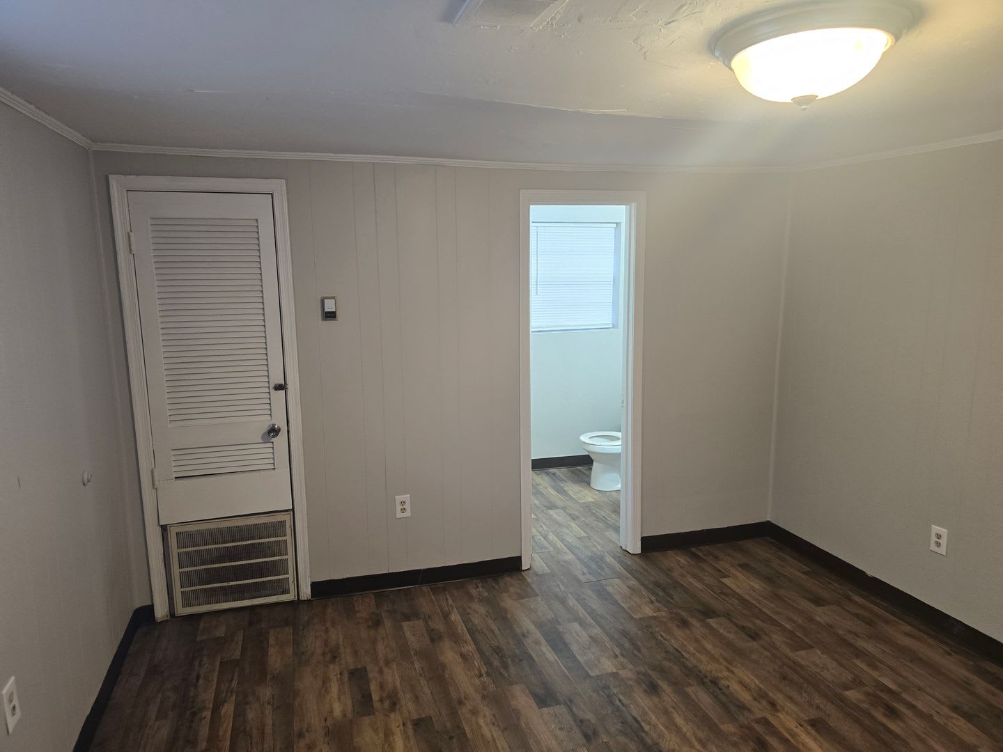 2 Bed 1 bath duplex right across from Midlands Tech – photo 4