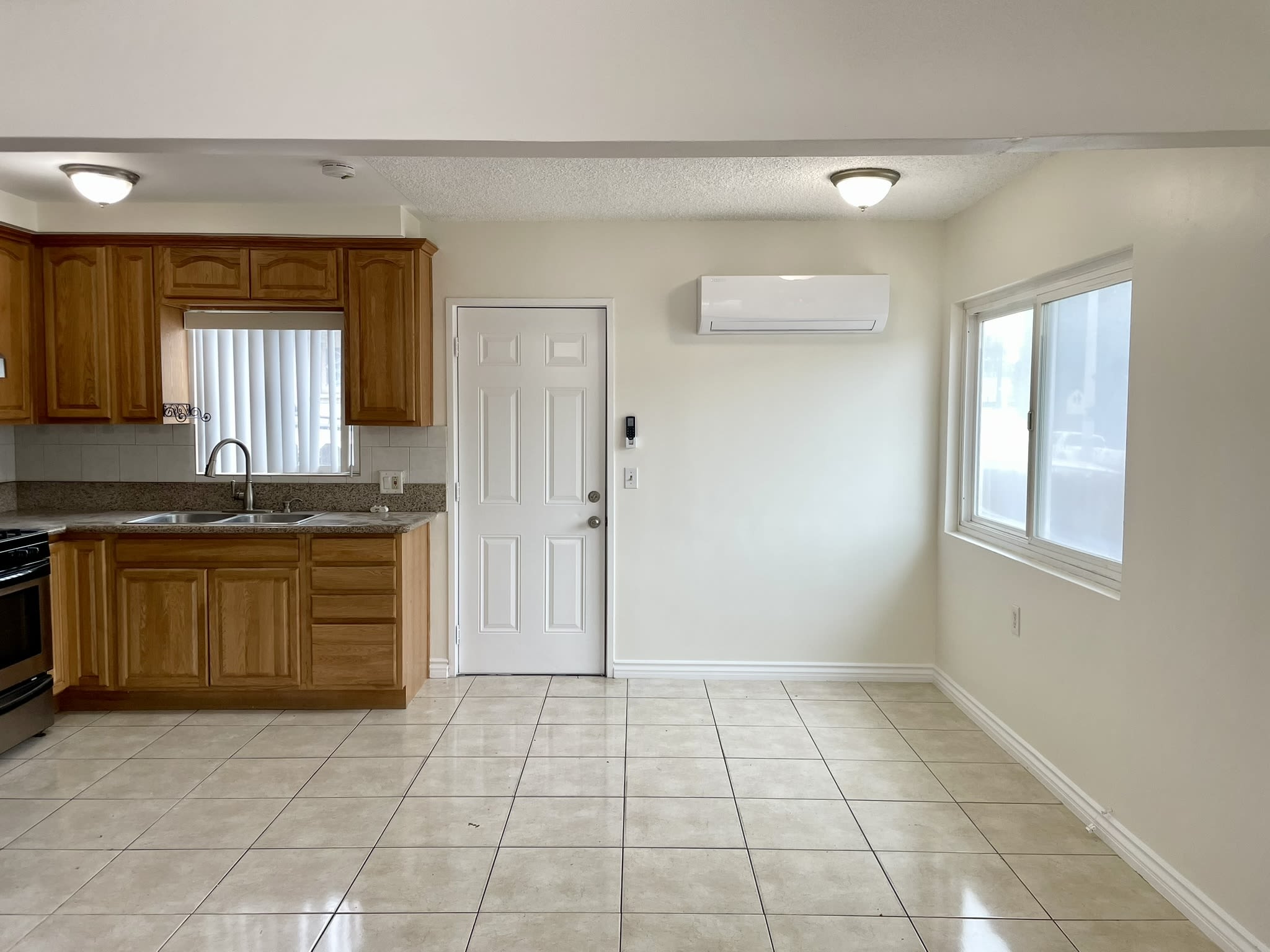 4553 Huntington Drive North – photo 4