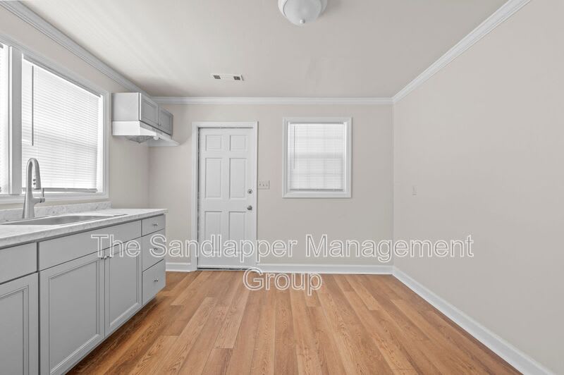 2214 Van Buren Avenue – photo 5