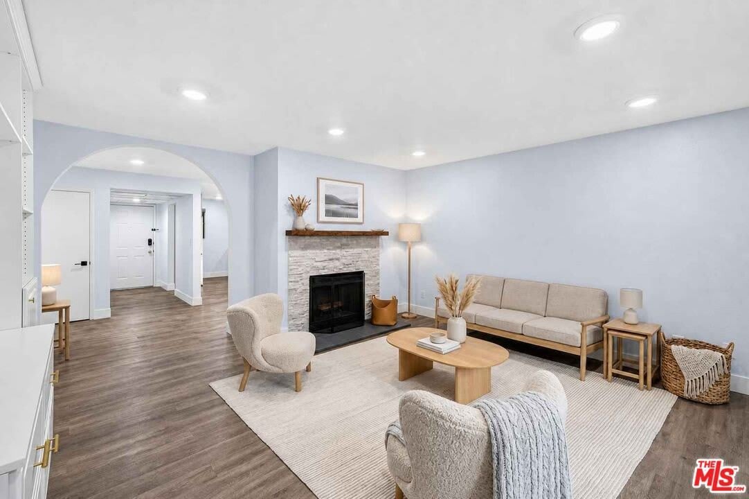 2018 Griffith Park Blvd – photo 2