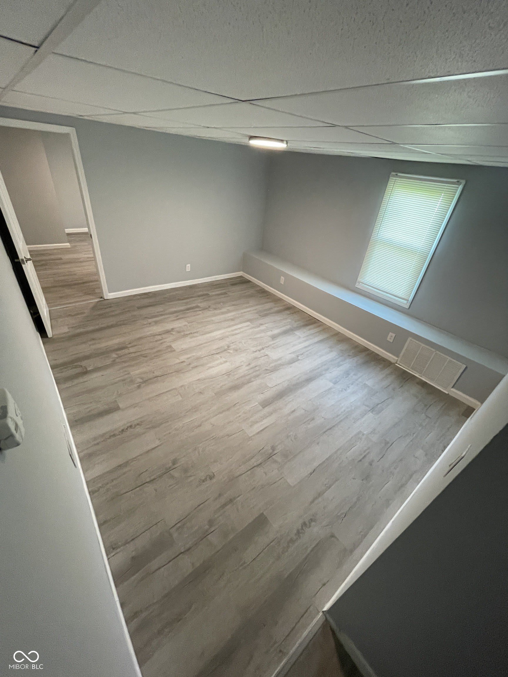 15 N Riley Avenue – photo 5