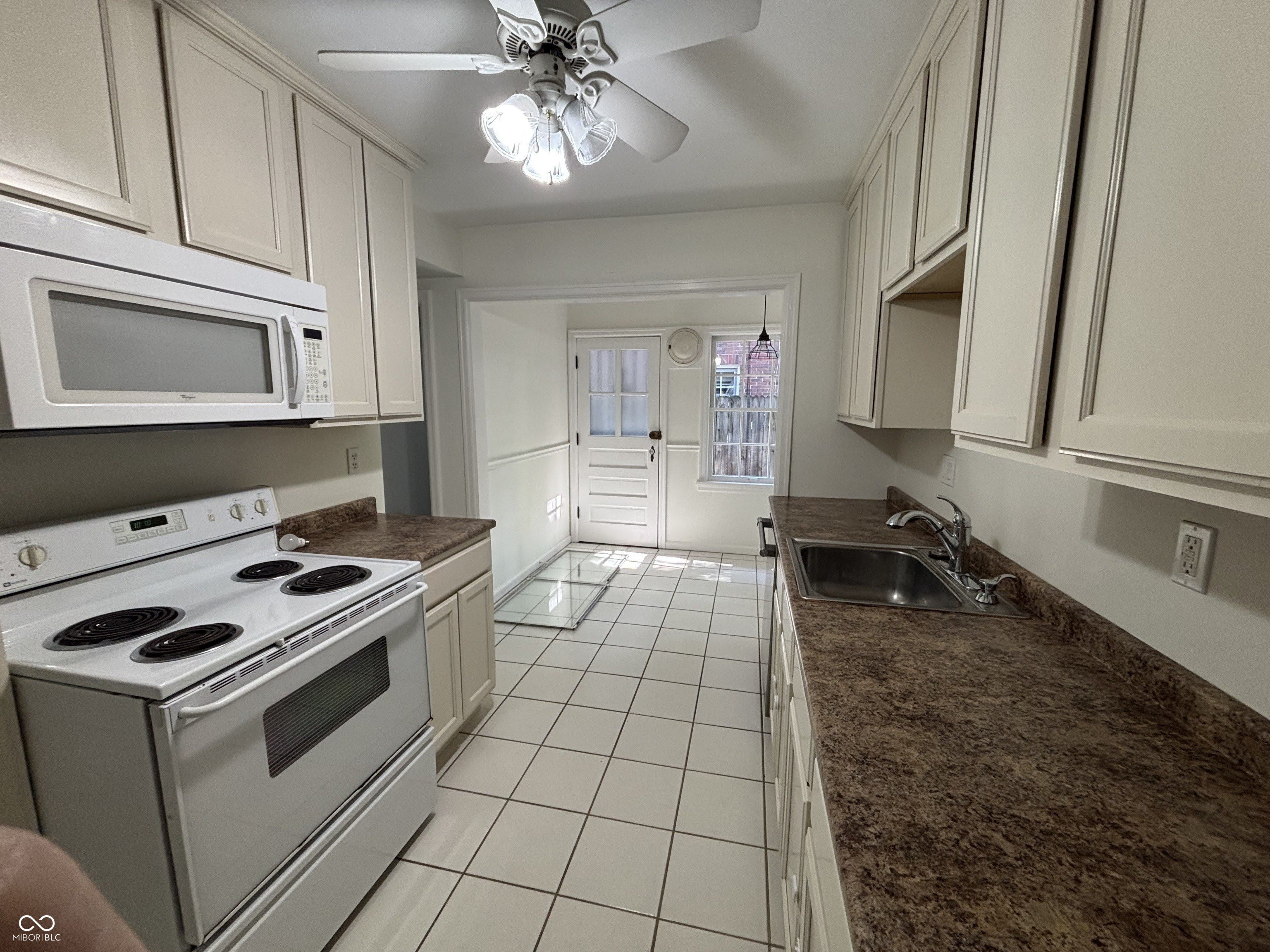 4702 N Capitol Avenue – photo 5