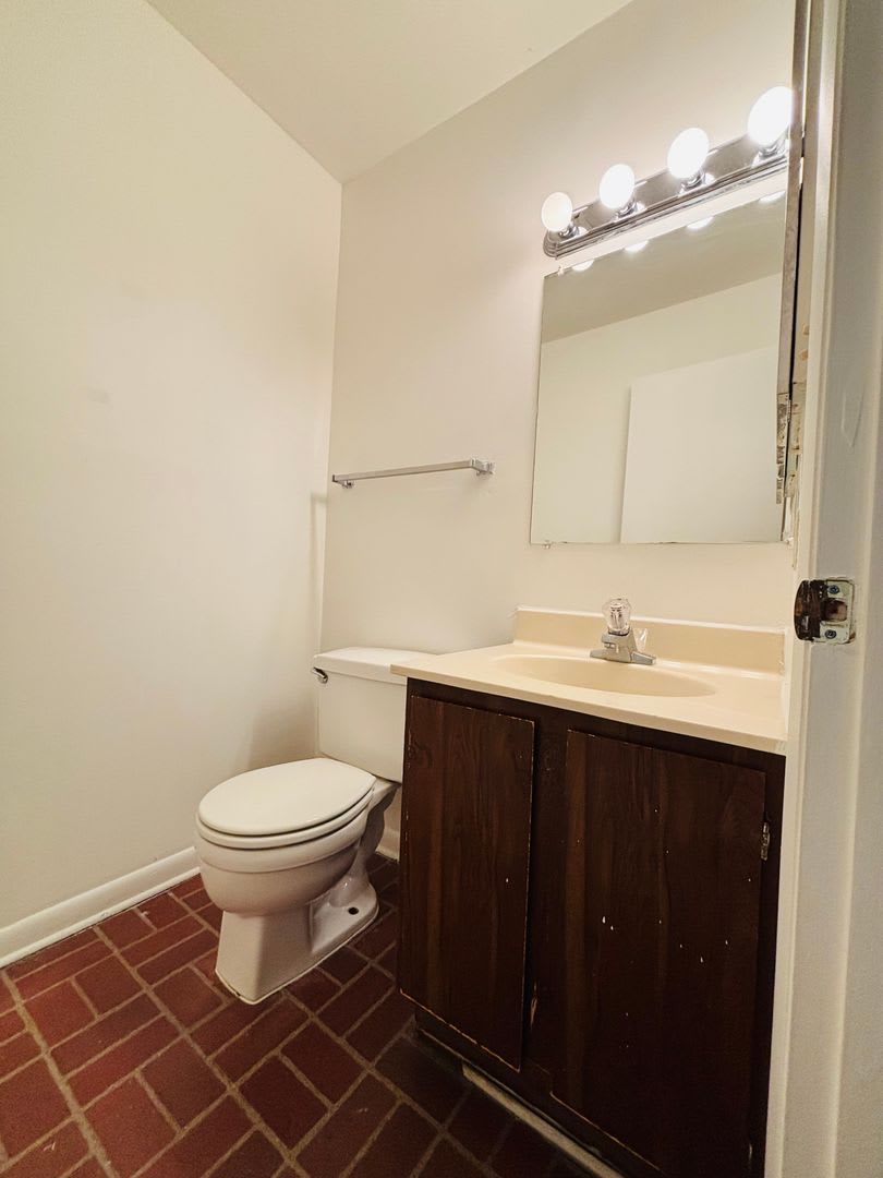 3 Bedroom 2.5 Bath Townhouse – photo 3