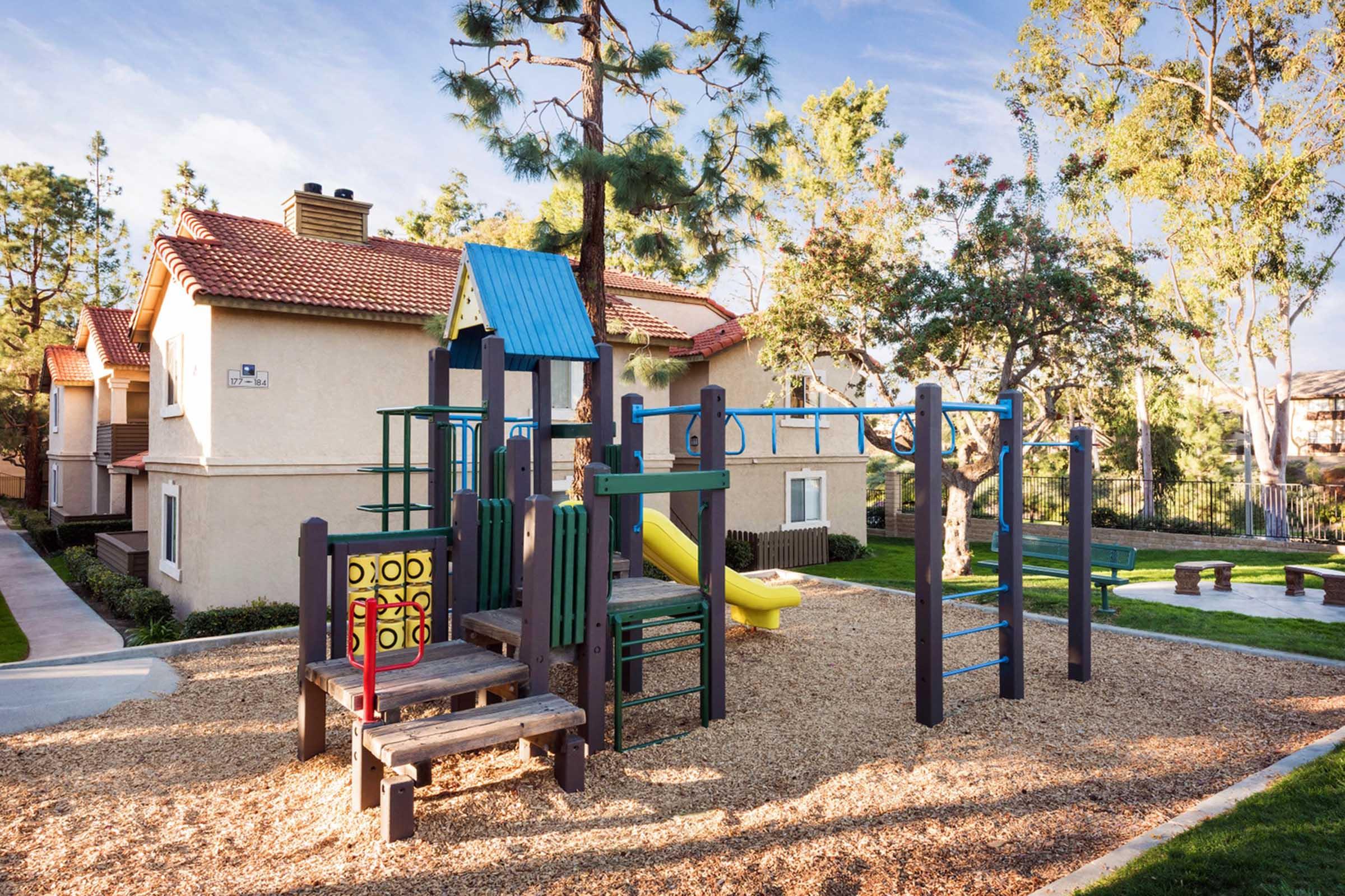 Elán Shadowridge Meadows Apartments – photo 2