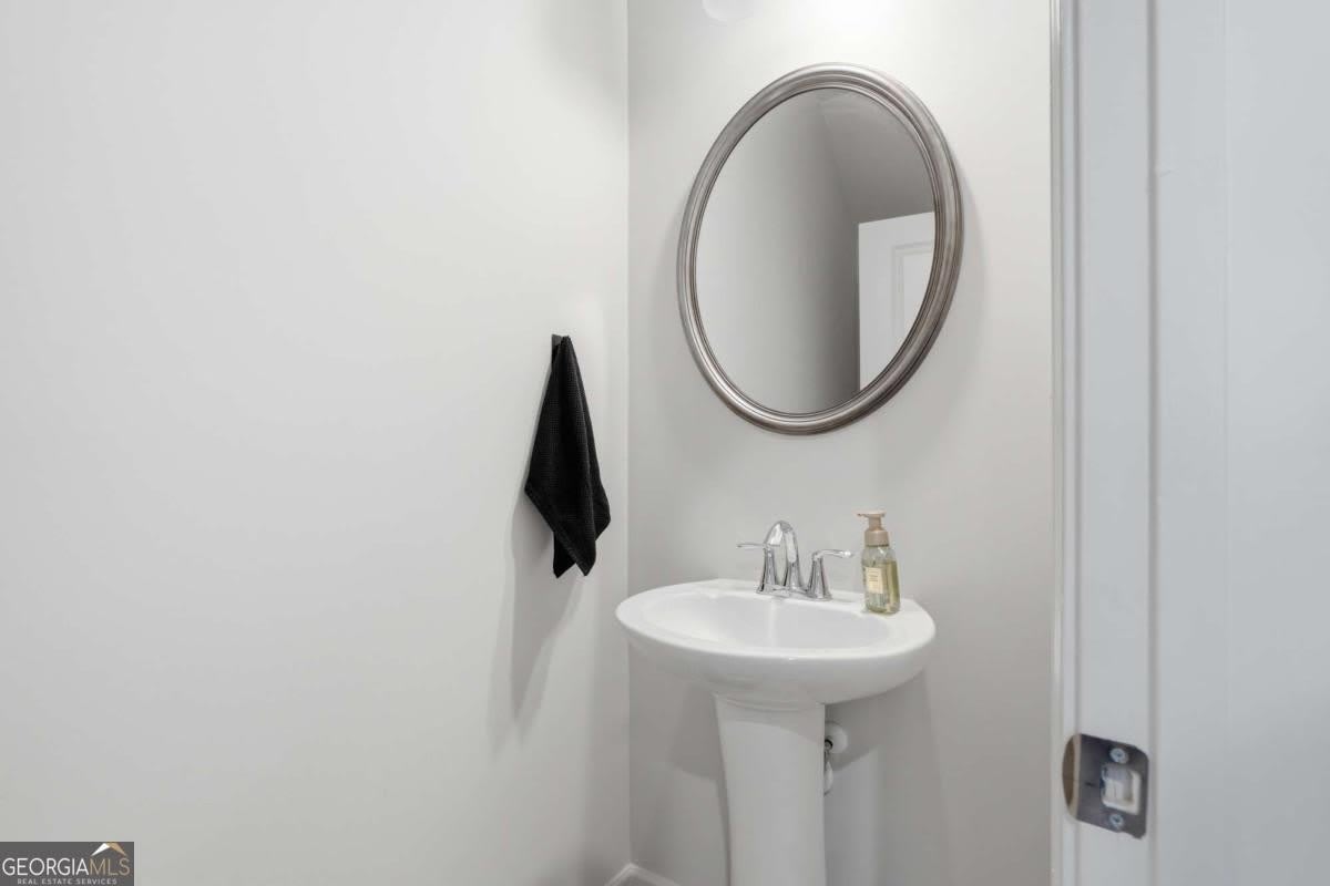 330 Regent Park – photo 4