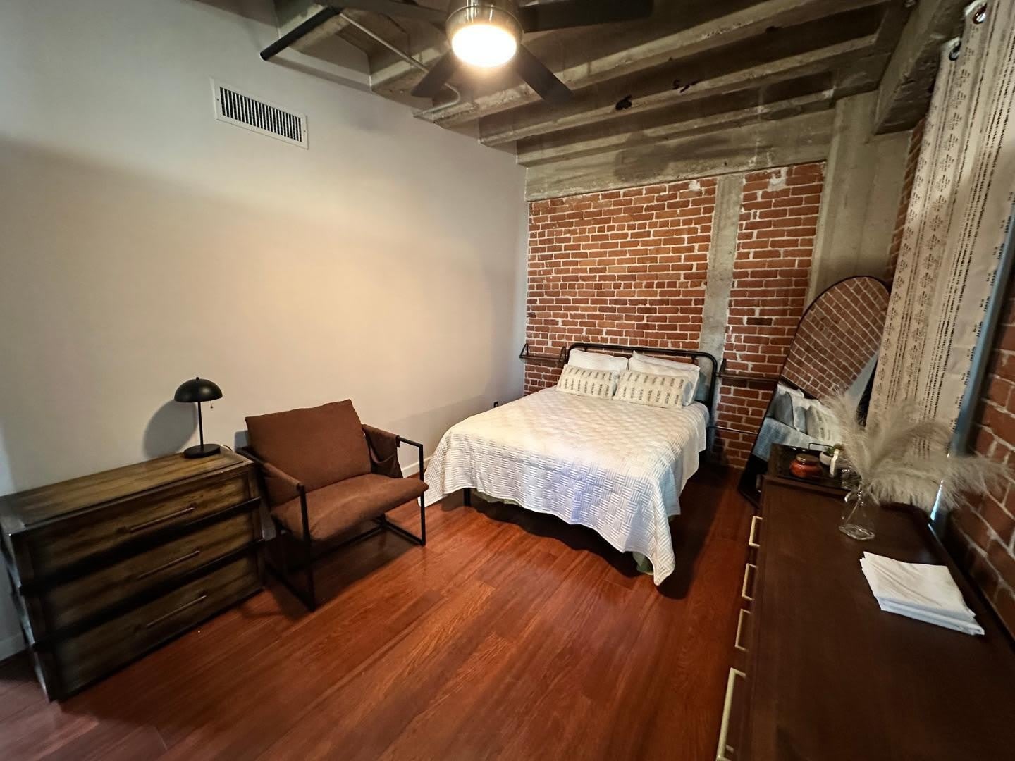114 W Adams Street – photo 3