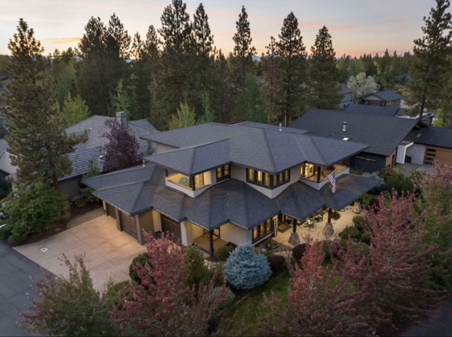 Stunning Bend 4 Bed 3 Bath Corner Lot Home In Three Pines Neighborhood – photo 3