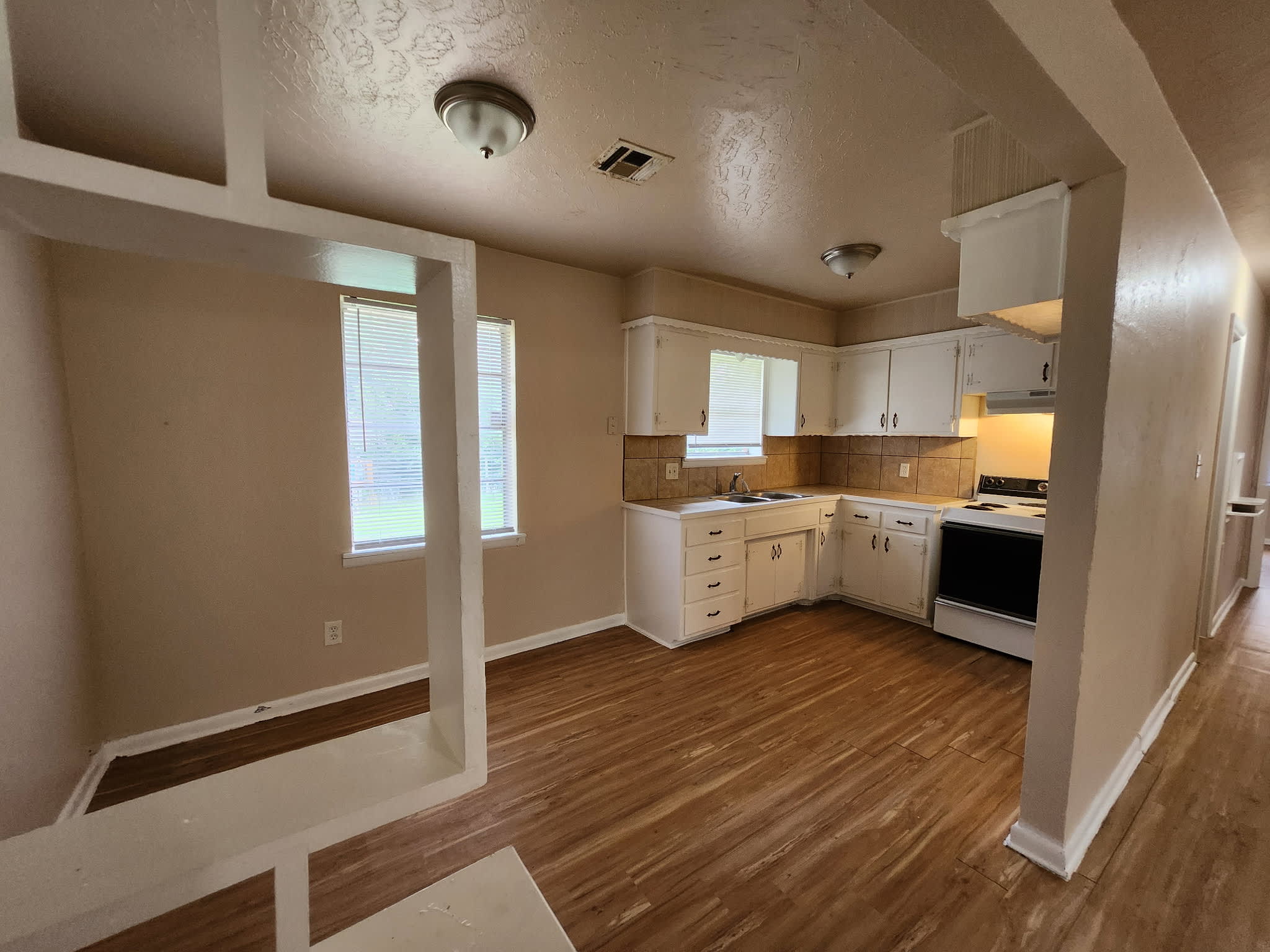 729 Hedge Drive – photo 4