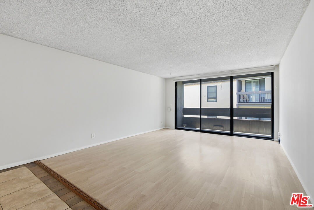 7777 W 91St St – photo 5
