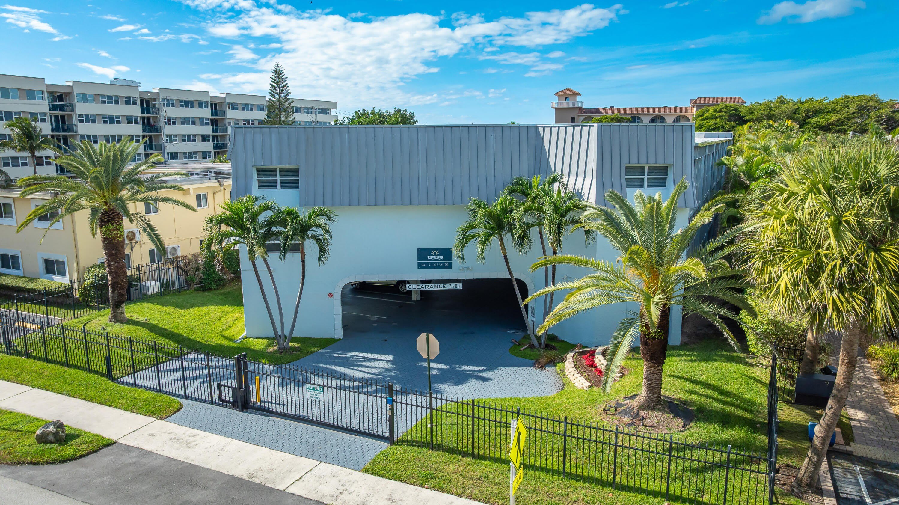 961 S Ocean Drive – photo 1