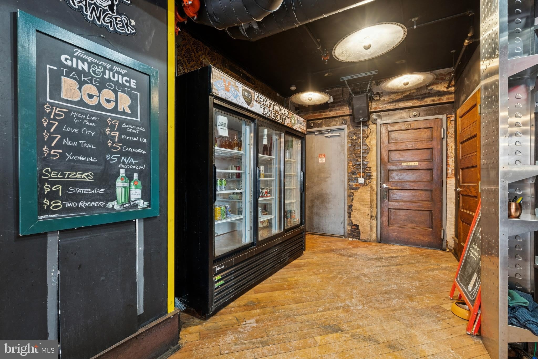 541 E GIRARD Avenue – photo 5