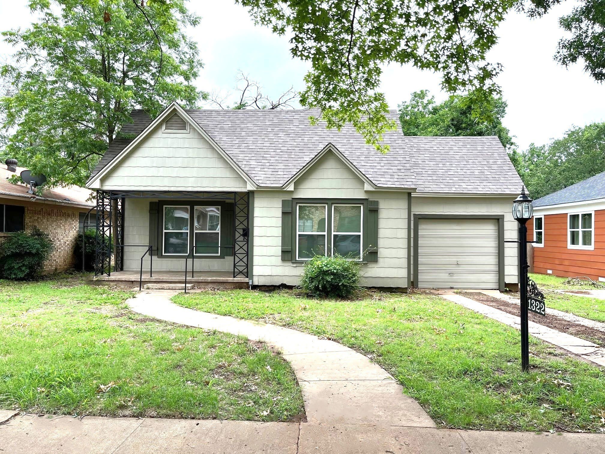 1322 W Bond Street – photo 1