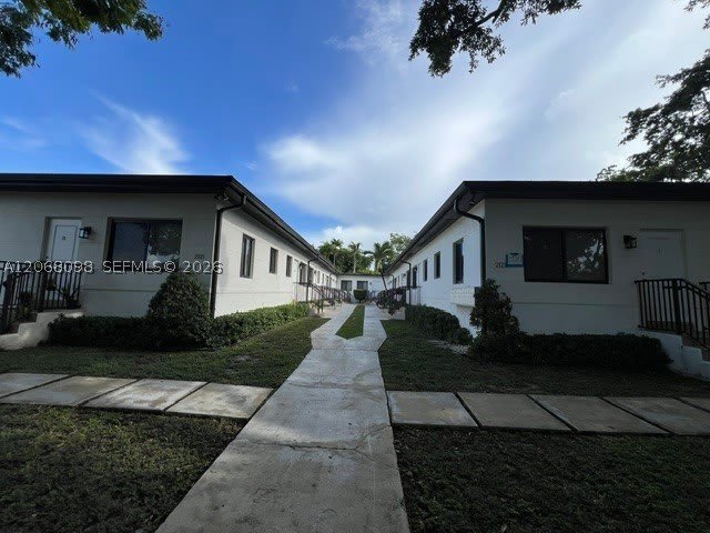 2121 Sw 14Th Ter – photo 1