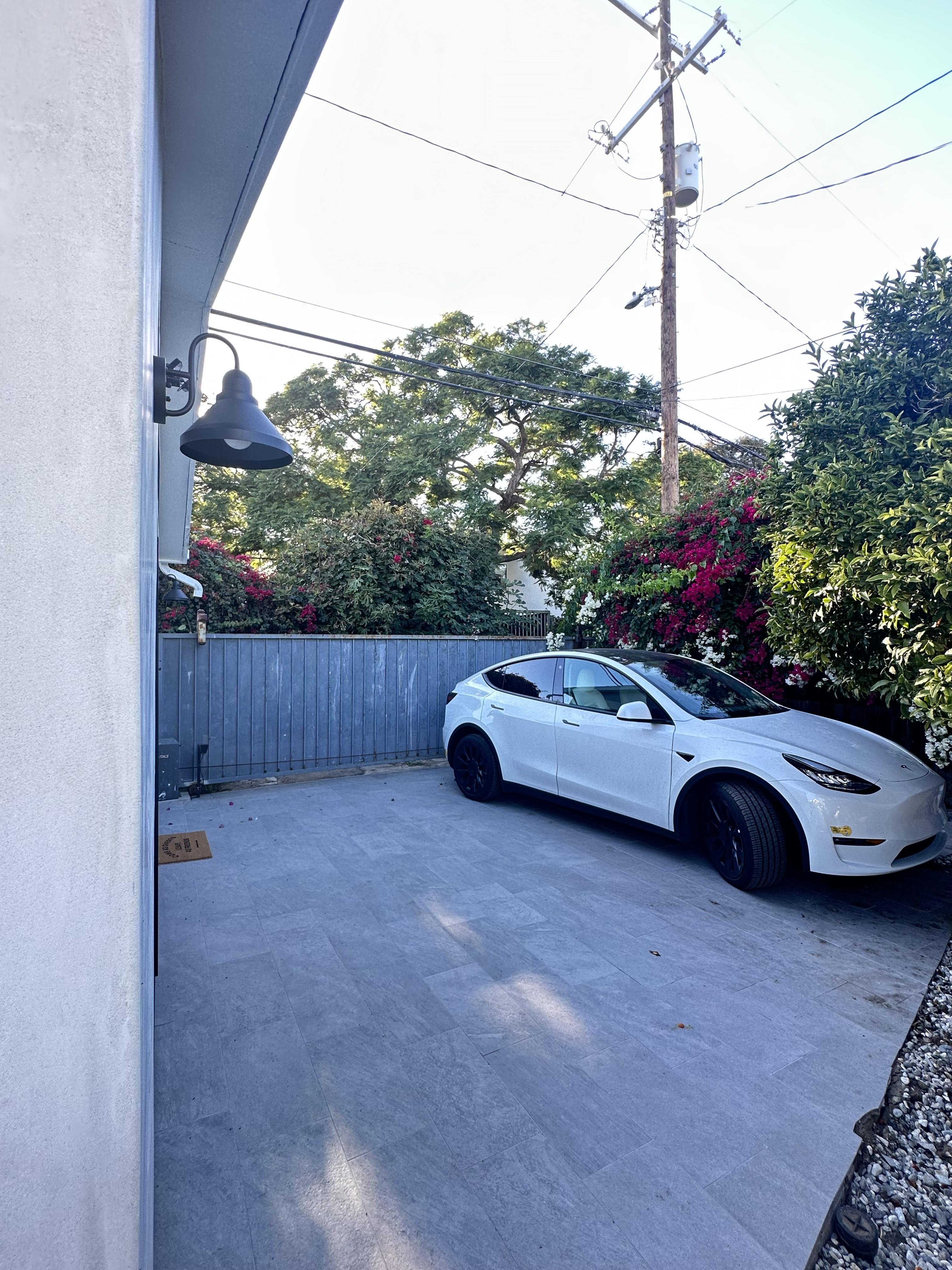 2463 Walgrove Ave – photo 3