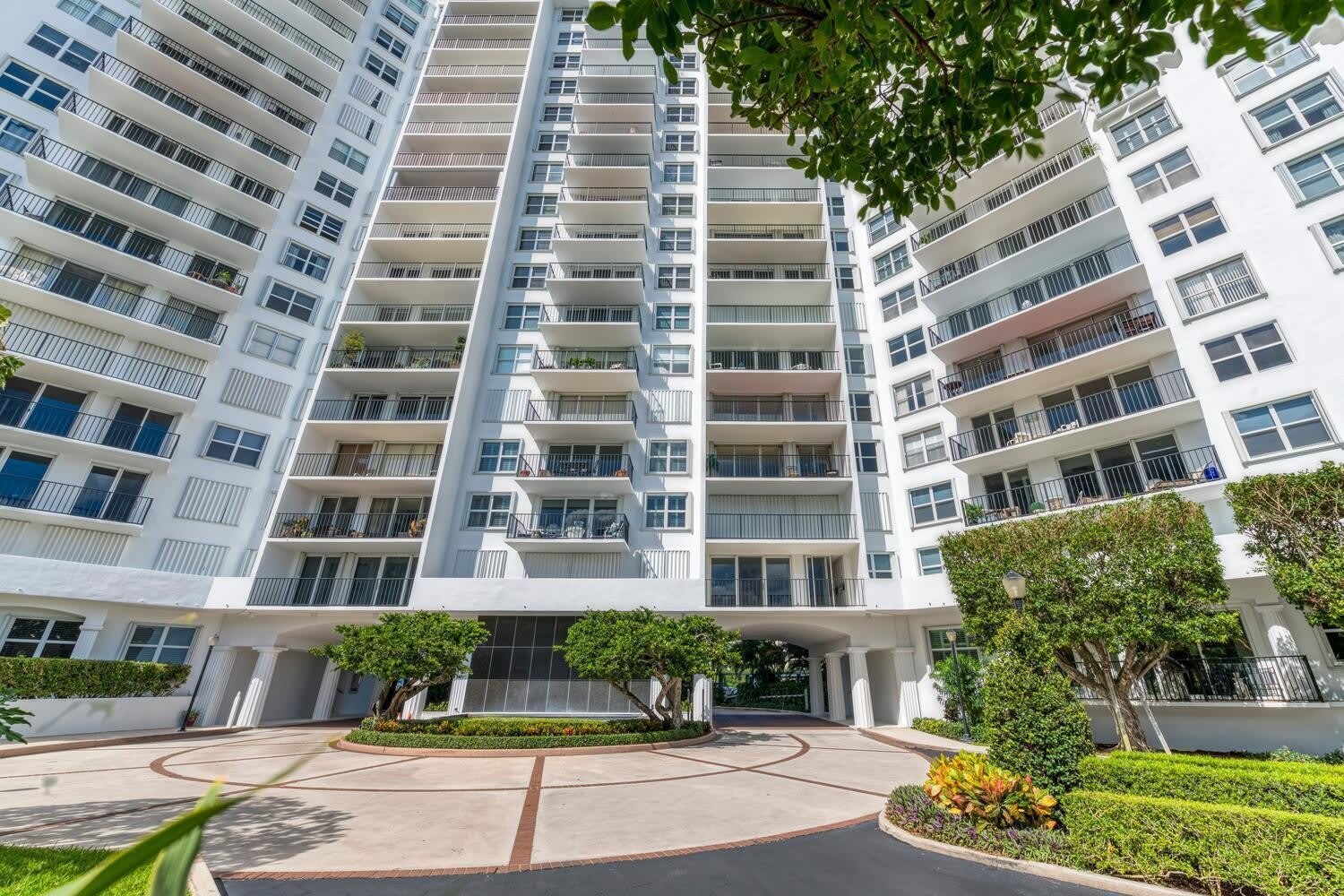 1701 S Flagler Drive – photo 2