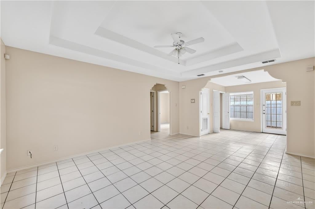 2505 Redbud Avenue – photo 4