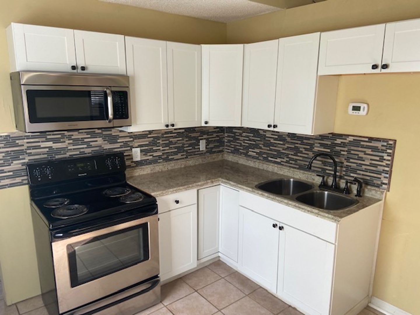 3 Bed/2 Bath – photo 3