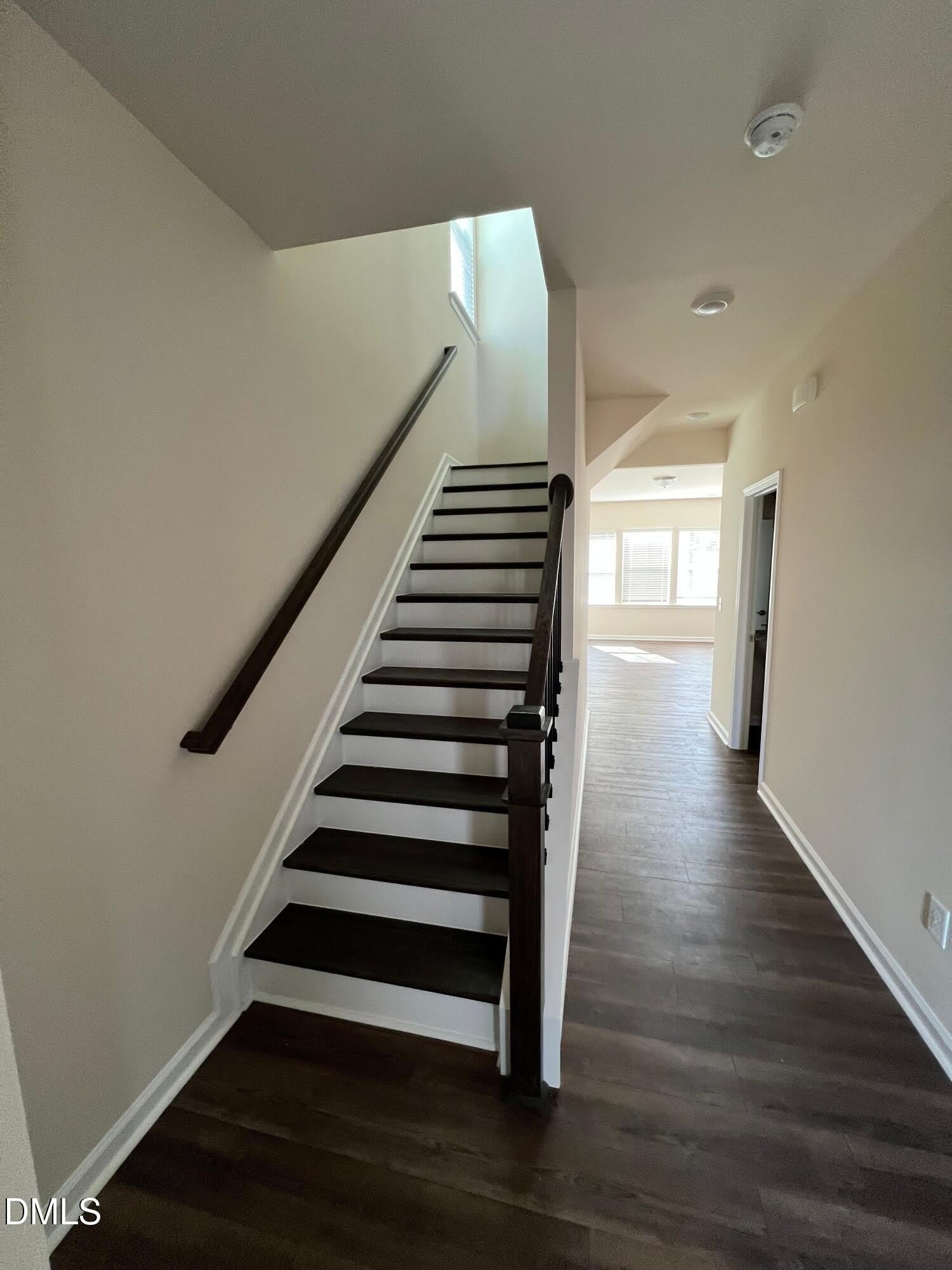 547 Glen Clova Drive – photo 2