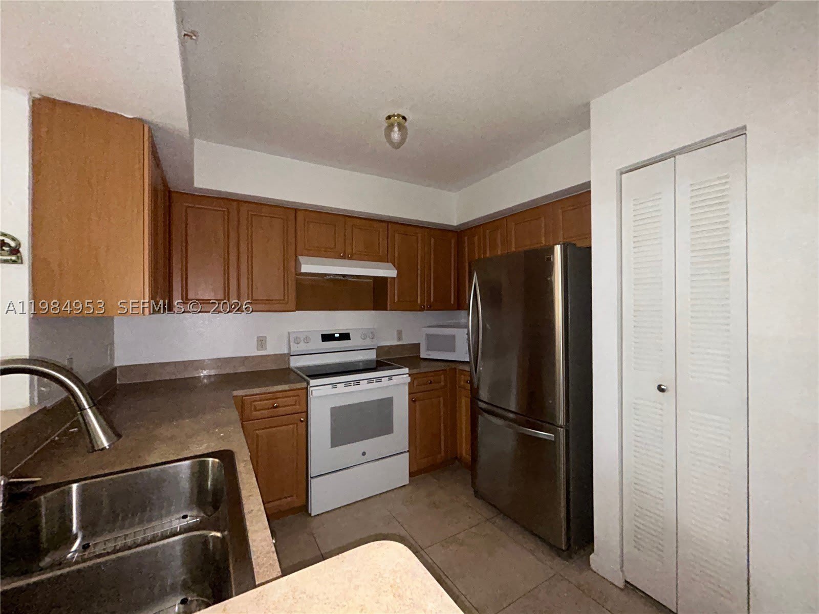 15470 SW 284th St – photo 2