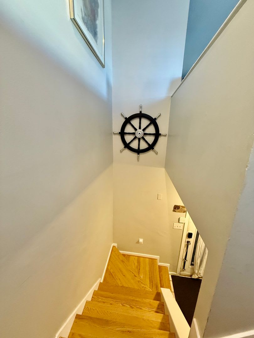3Bd 2 5 Bath End Unit Condo One Block From The Bay In Ocean Park Views Of The Bay From Third Floor – photo 3