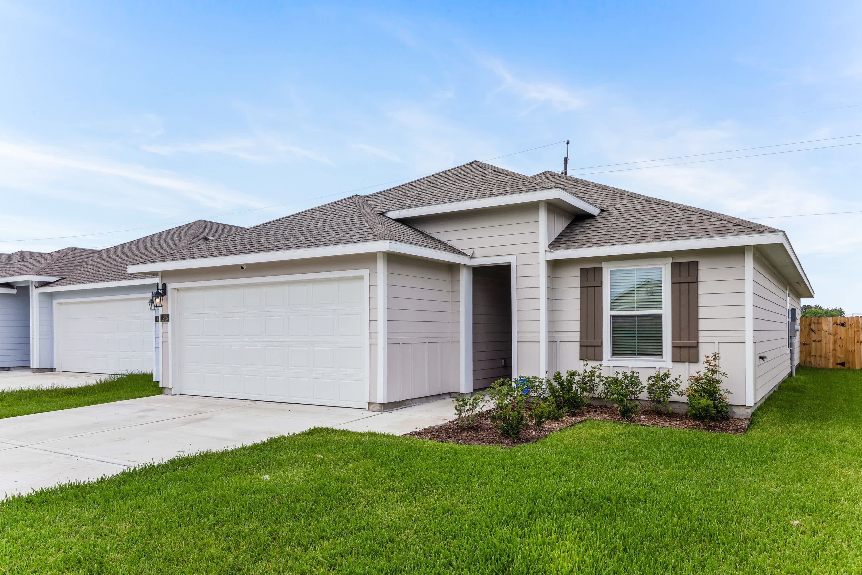 1905 Osbert Nelly Drive – photo 1
